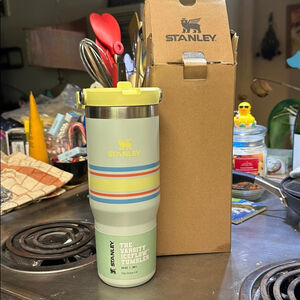 NIB Stanley Varsity IceFlow Tumbler in Mist Mesh 30 oz